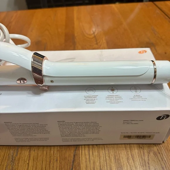 T3 SinglePass Curl 1 1/4” Professionsl Curling Iron - Picture 2 of 9